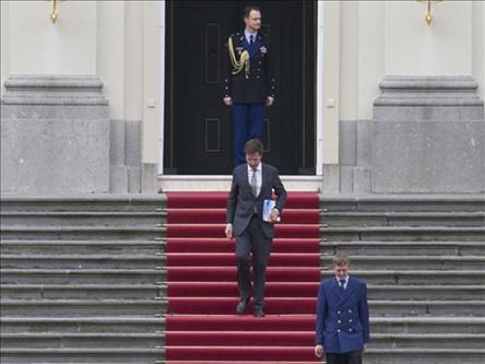  Премьер-министр Нидерландов подал в отставку