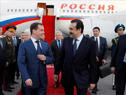  Премьер-министр РФ Медведев отправился в Казахстан