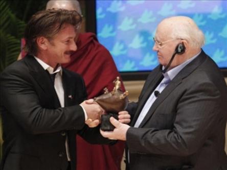  Шон Пенн удостоен Премии саммита мира-2012