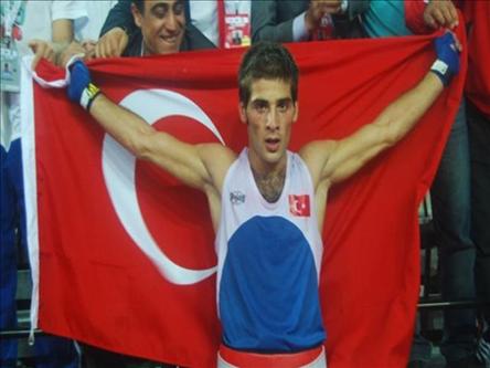  Турецкий боксёр Ферхат Пехливан  получил вторую Олимпийскую  визу на чемпионате в Трабзоне