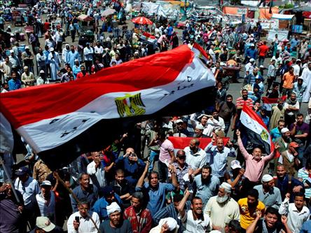  В Каире тысячи демонстрантов потребовали отставки членов Избирательной комиссии